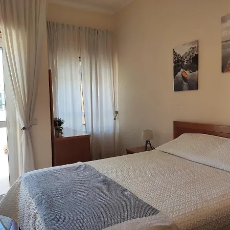 Apartment By The Beach! With Large Balcony! Sao Martinho do Porto Exterior photo